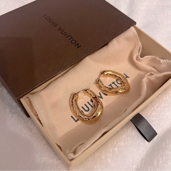 LV NANOGRAM HOOPSRARE